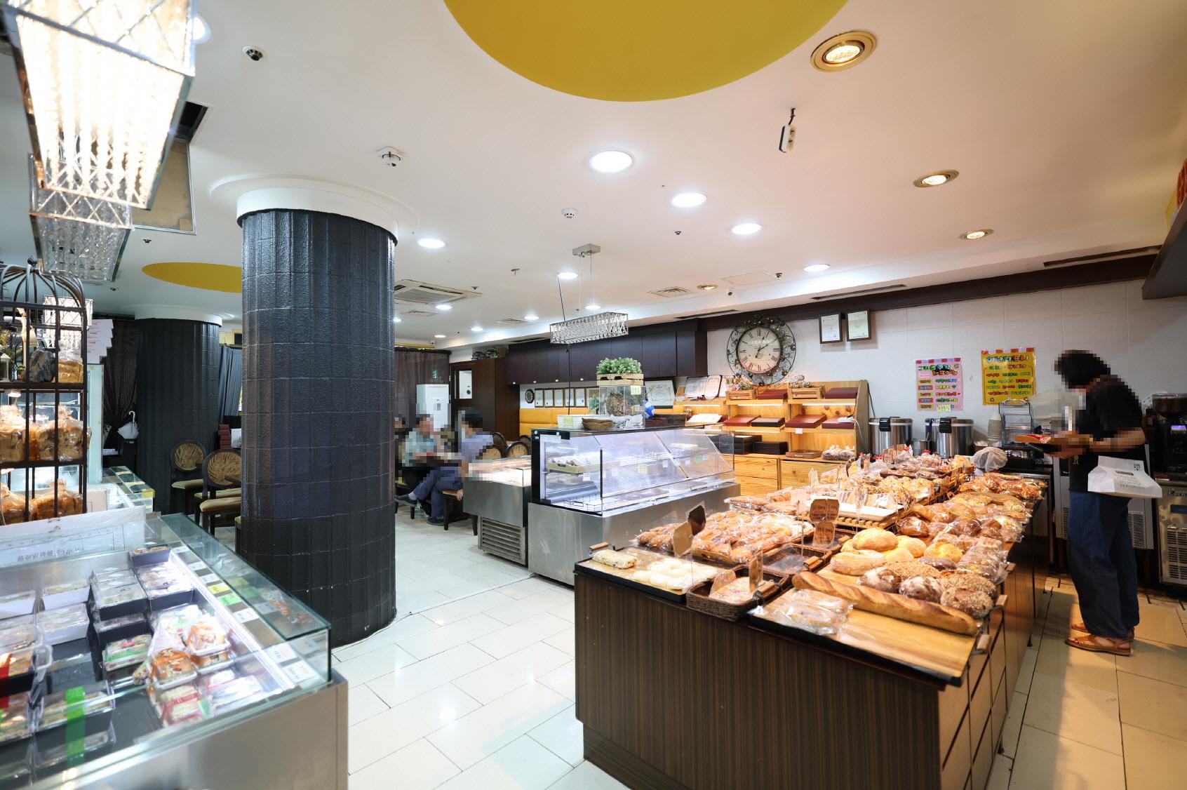 그라츠과자점 내부1