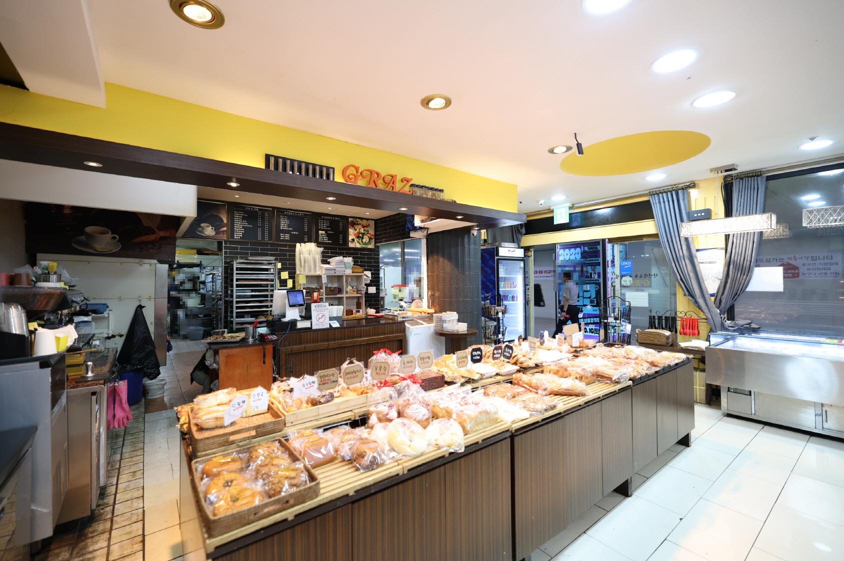 그라츠과자점 내부2