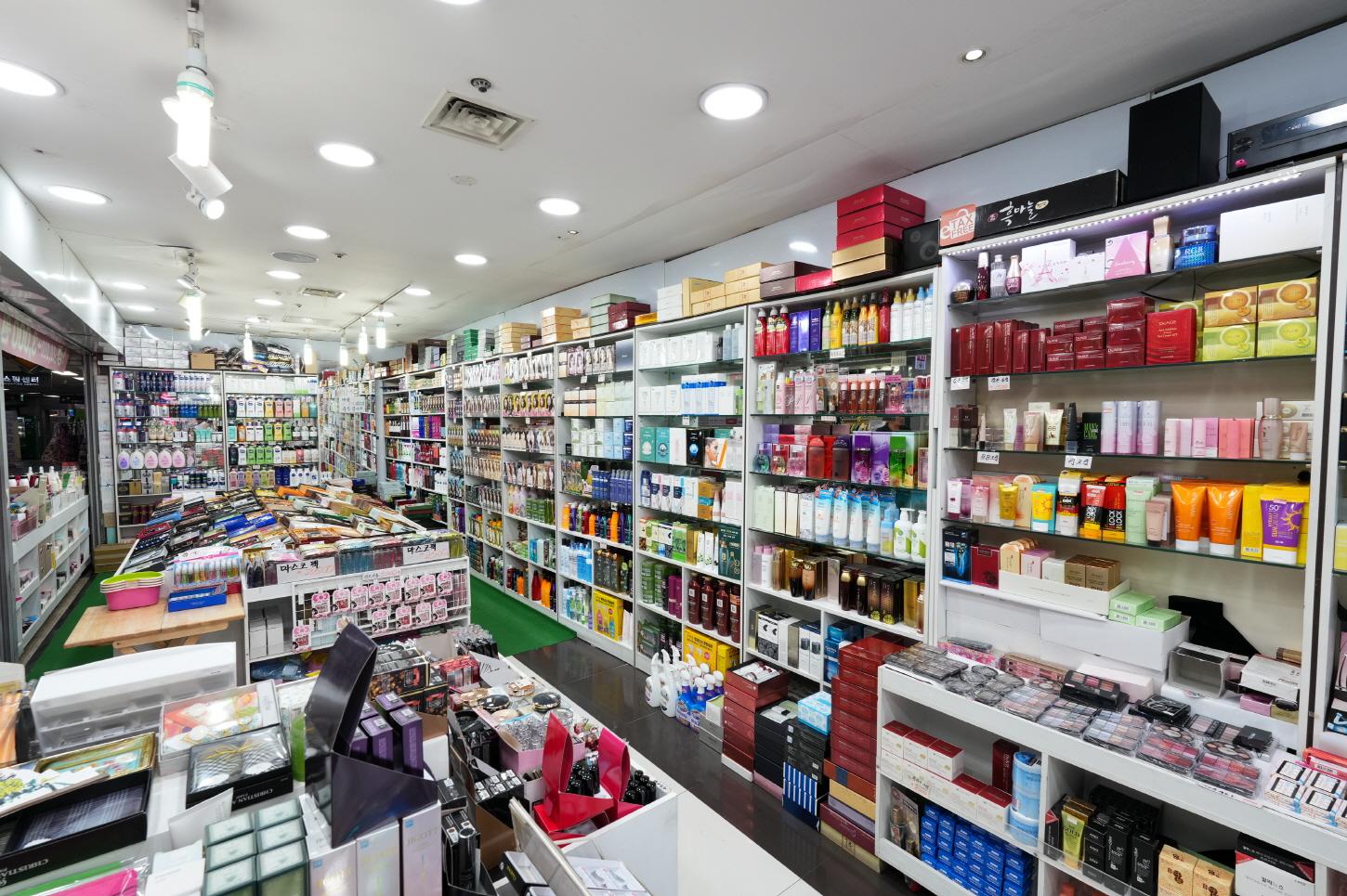 베이직하우스동대문점 내부1