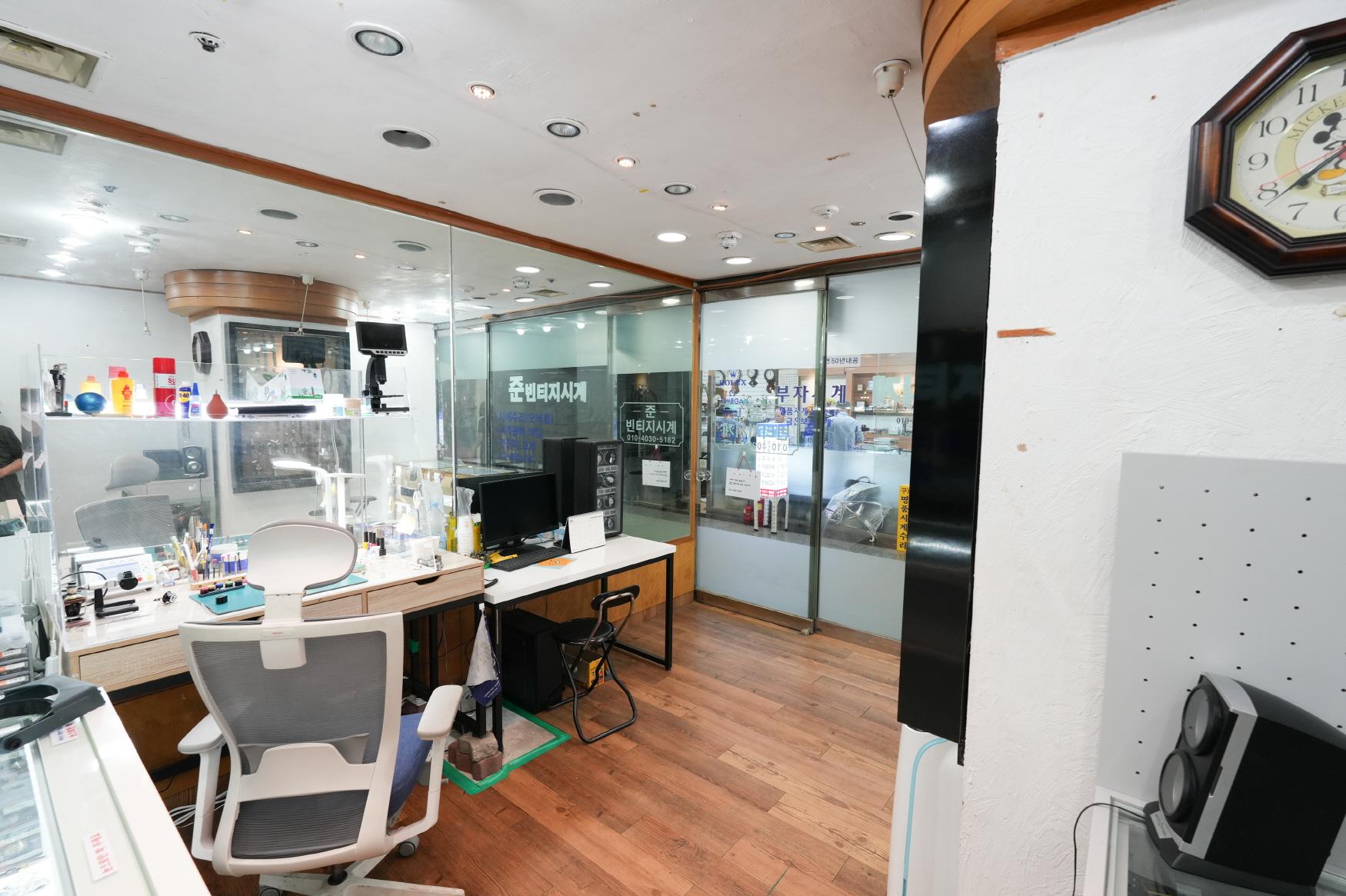 준 빈티지 시계 내부2