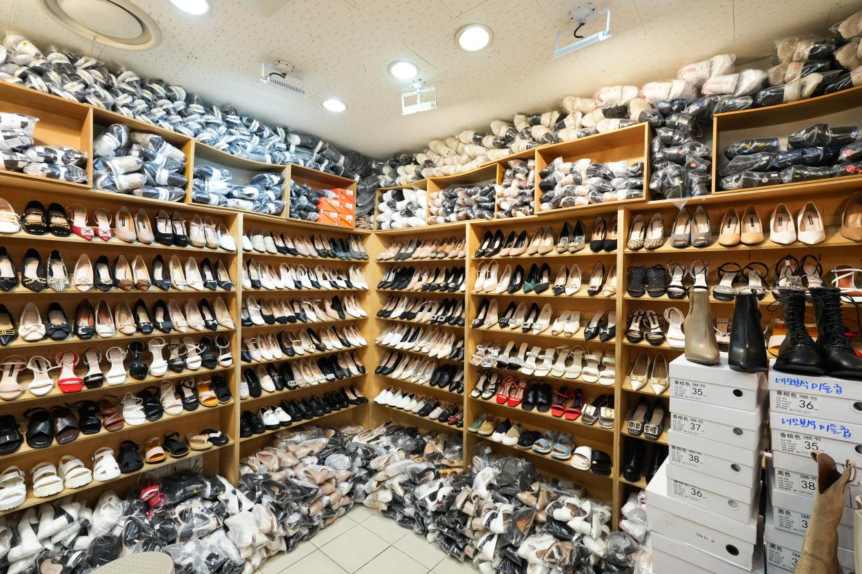 정문신발 내부2