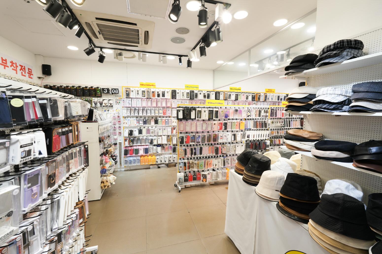 액세서리 홀릭 강남역점 내부2