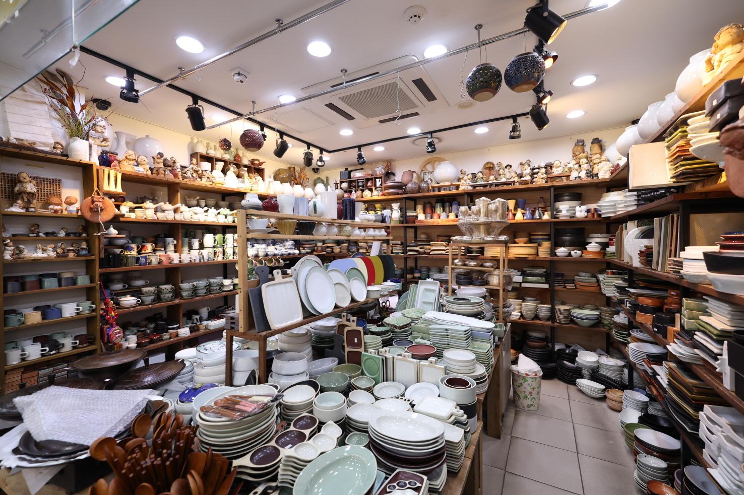 흙과 사람들 내부1