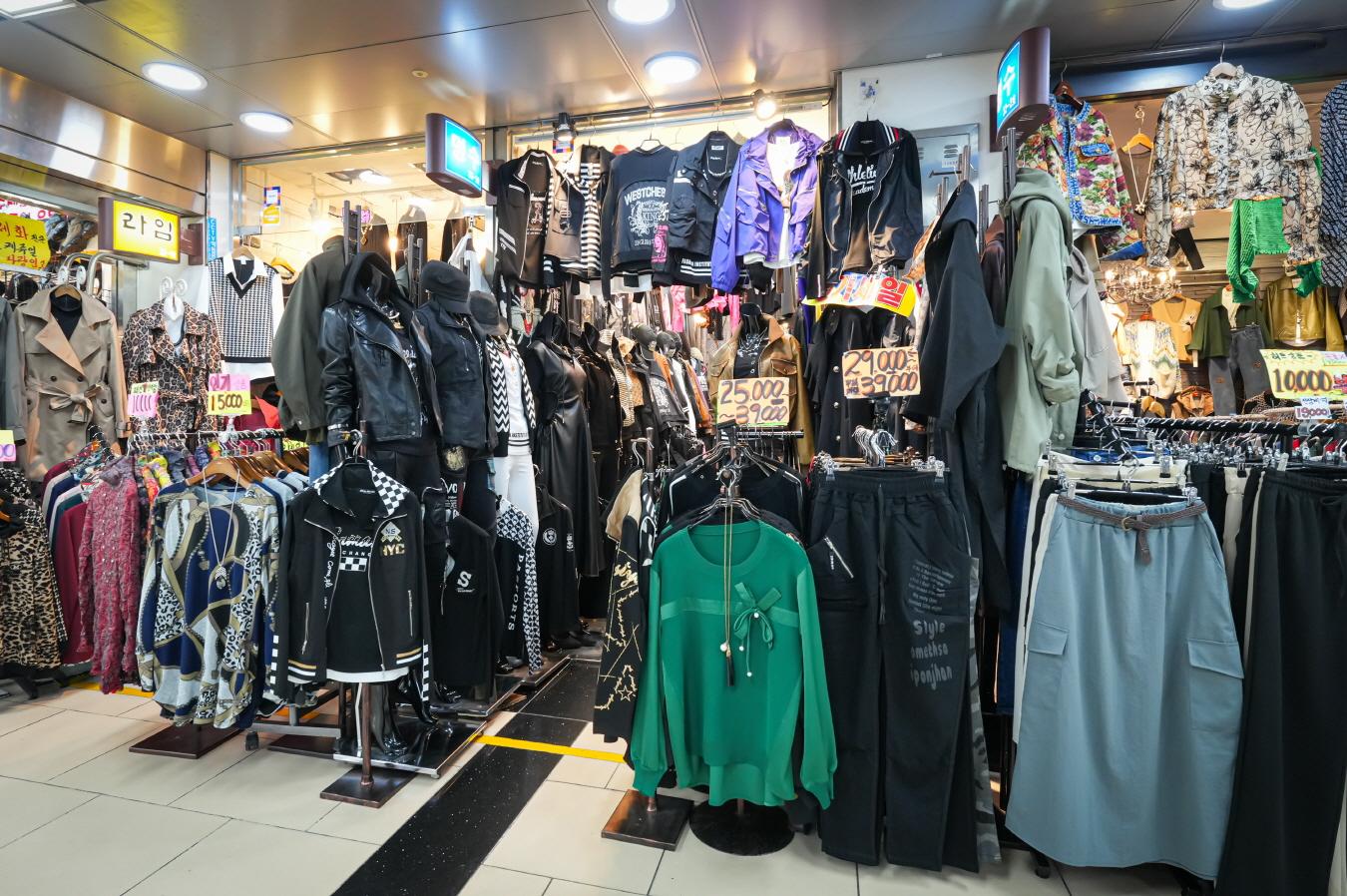 명수패션 외부전경