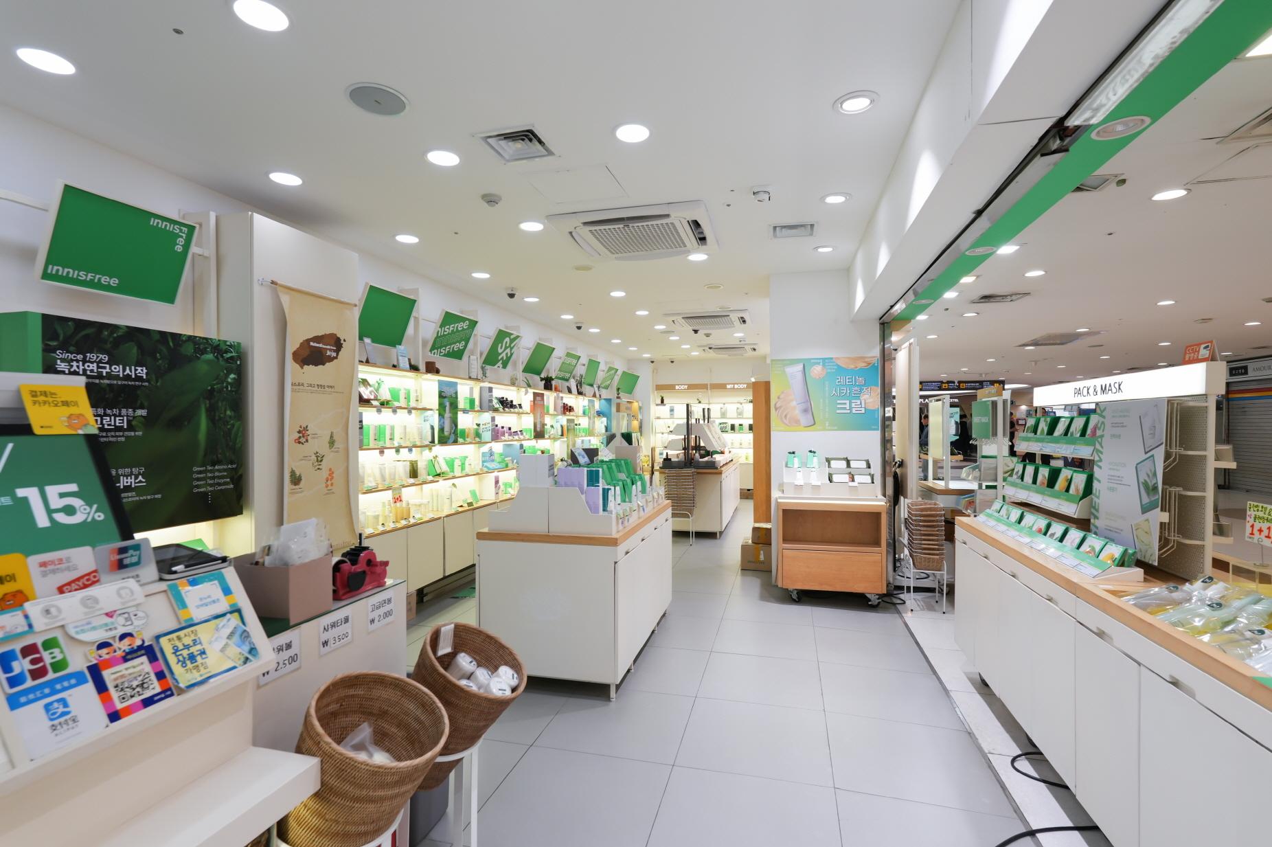 이니스프리 내부1