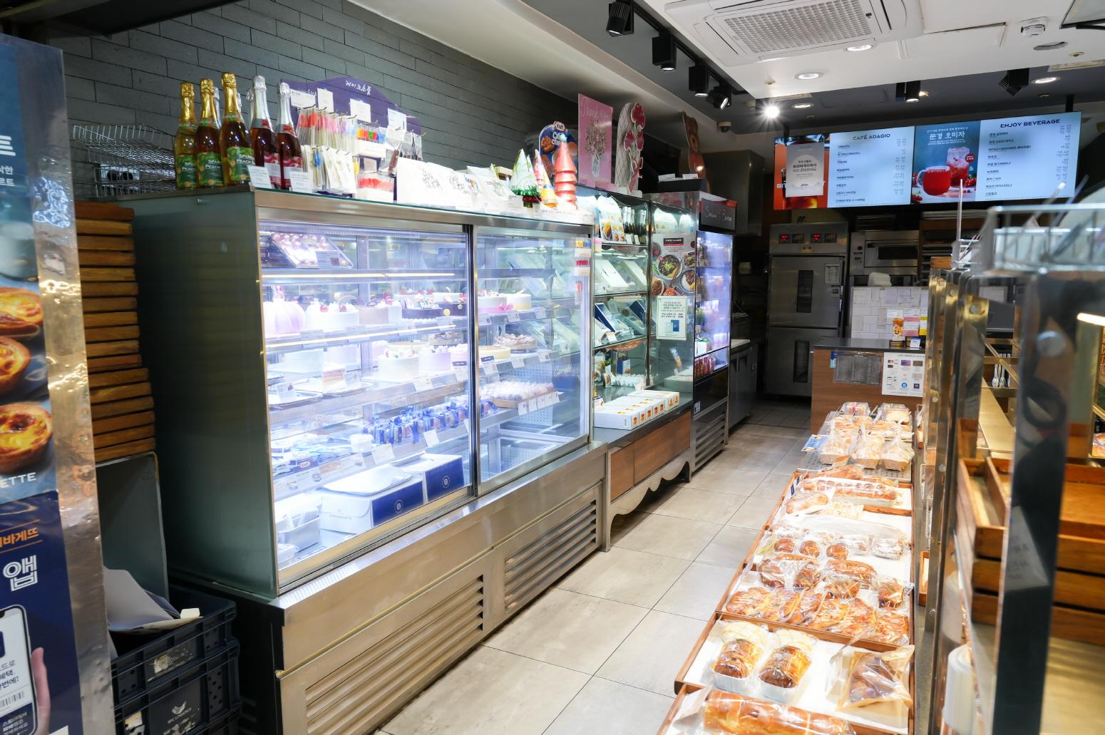 파리바게트 잠실역점 내부2