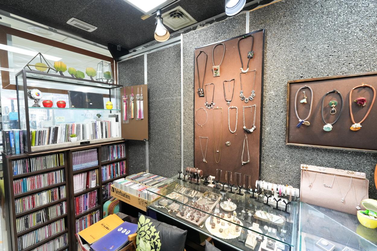 심포니음악사 내부2