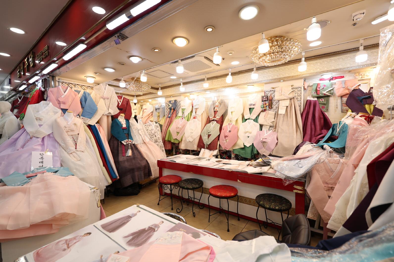 이계순한복 내부2