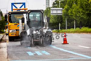 [공단은 지금] 여름철 도로 점검 작업 사진